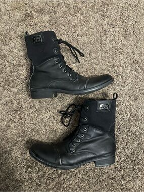 Vintage Black leather ankle boots combat boots J75 
Size 10